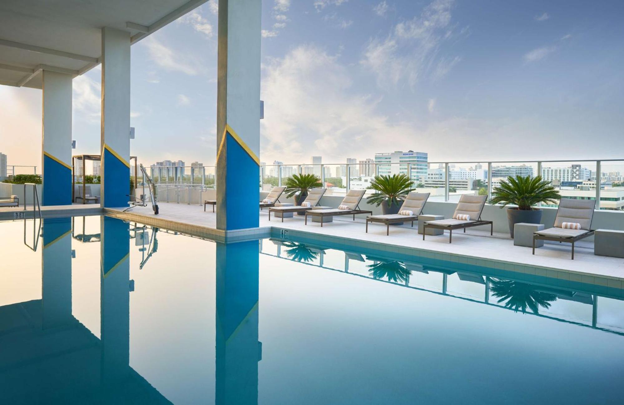 Serena Hotel Aventura Miami, Tapestry Collection By Hilton Bagian luar foto