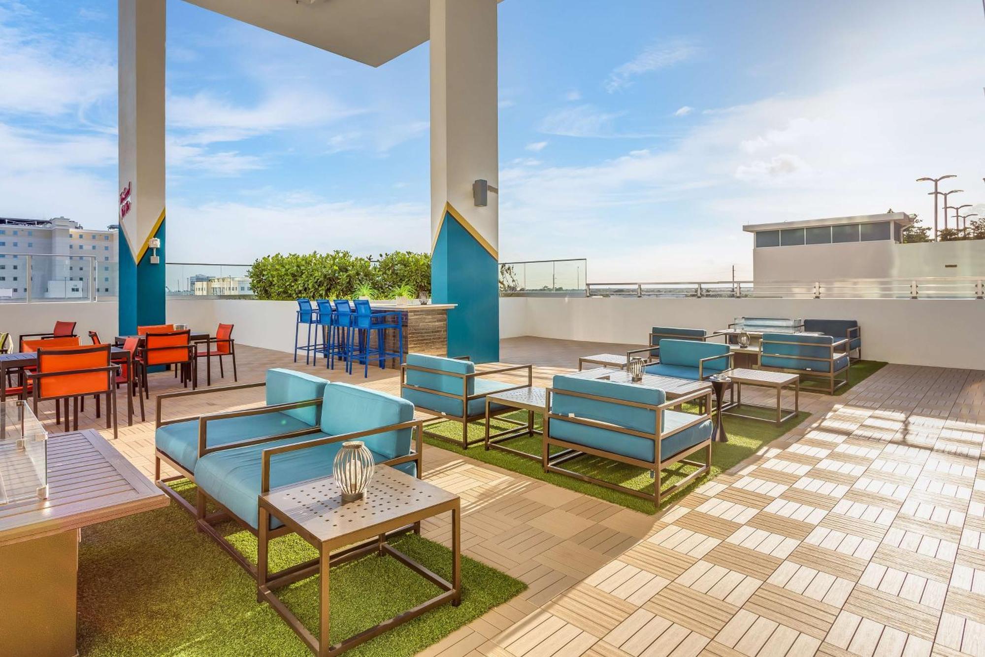 Serena Hotel Aventura Miami, Tapestry Collection By Hilton Bagian luar foto