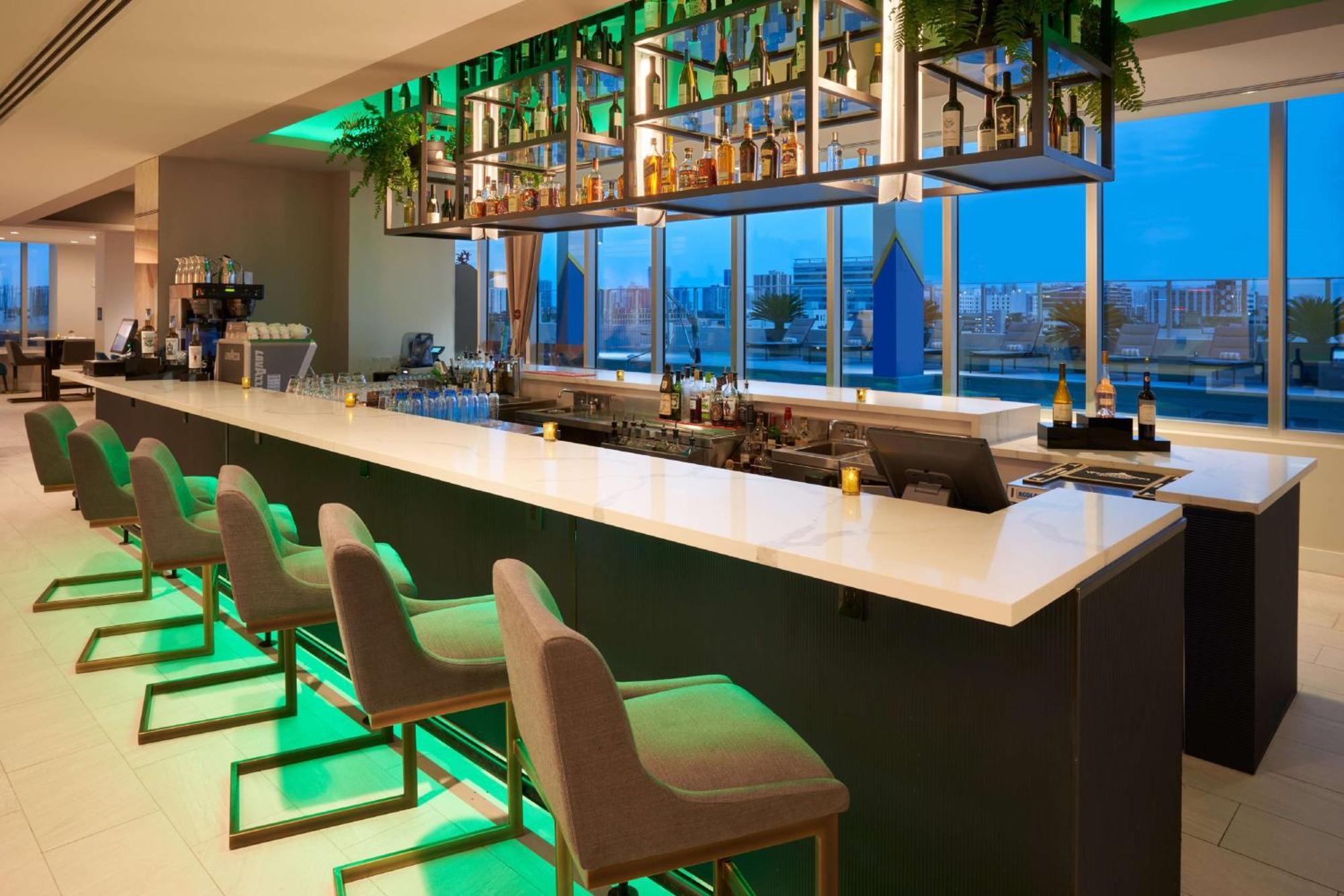 Serena Hotel Aventura Miami, Tapestry Collection By Hilton Bagian luar foto