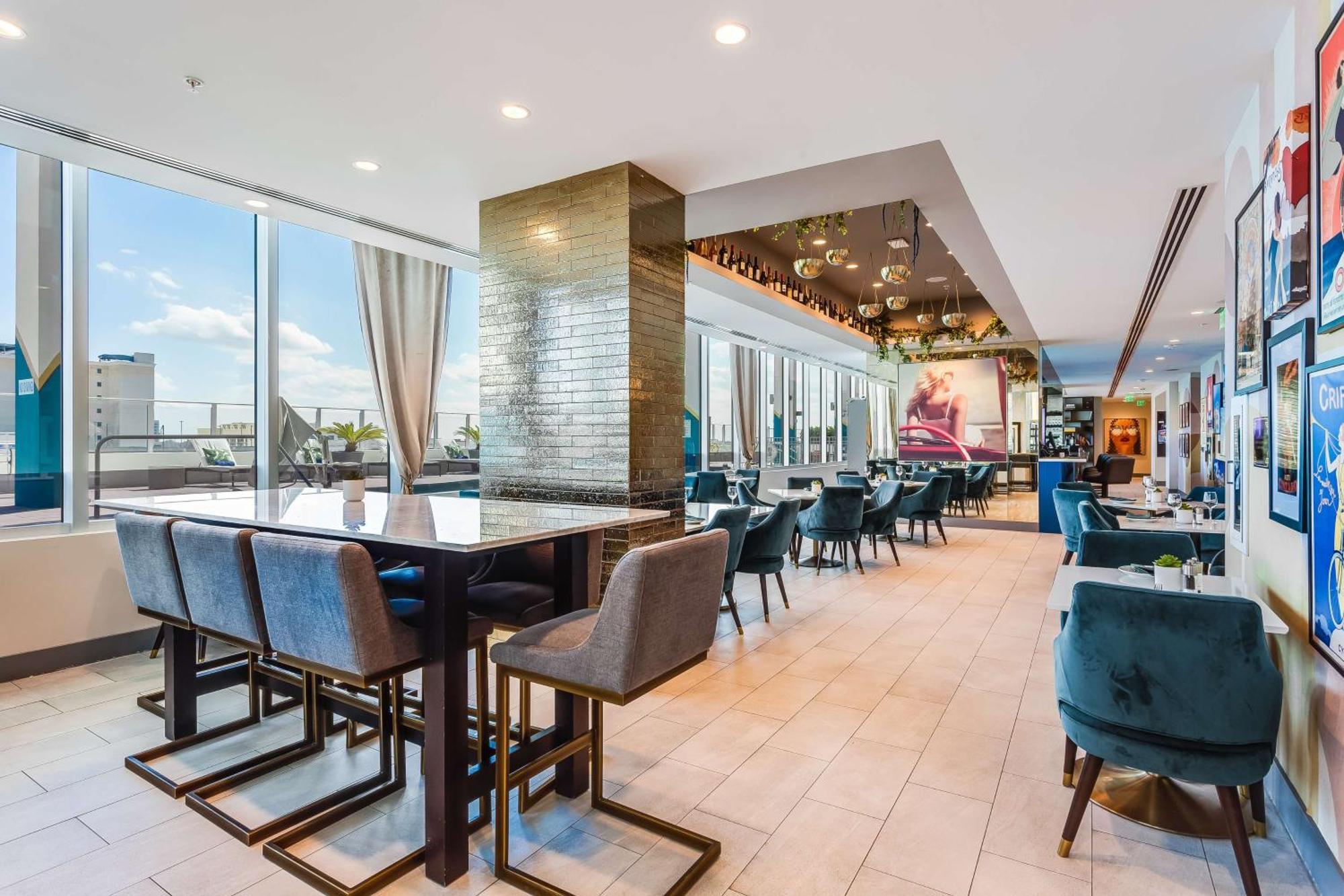 Serena Hotel Aventura Miami, Tapestry Collection By Hilton Bagian luar foto